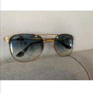 Blue Tinted Woman’s Ray-Ban Sunglasses